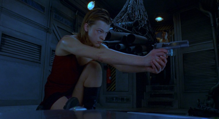 Milla Jovovich in Resident Evil (2002).