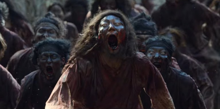 Zombies running in Kingdom season 2.