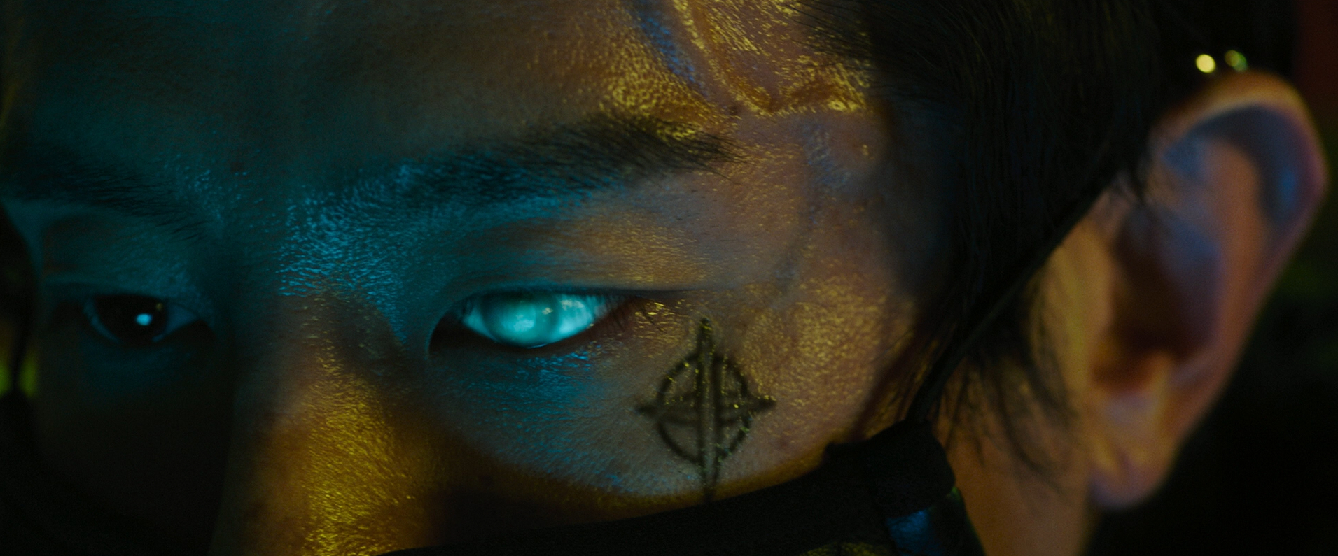 A soldier's eye glows in Project Wolf Hunting (2022).