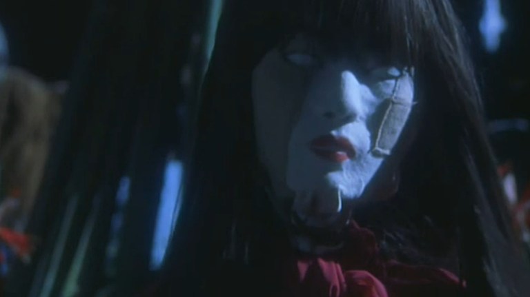 A scarecrow in Kakashi (2001).