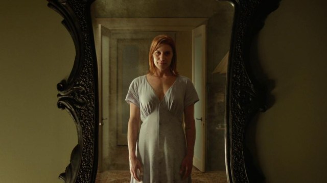 11+ Horror Films That Will Make You Fear Mirrors 