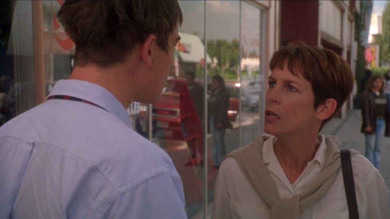 Josh Hartnett and Jamie Lee Curtis in Halloween H20 (1998).