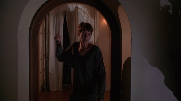 Jamie Lee Curtis in Halloween H20 (1998).