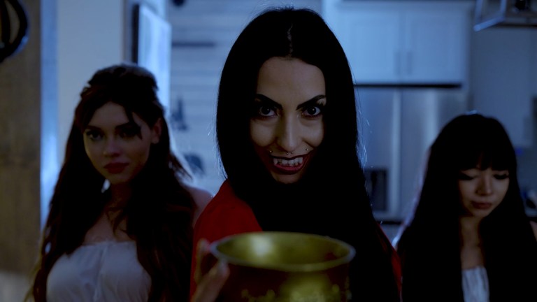 Onlyfangs (2025)